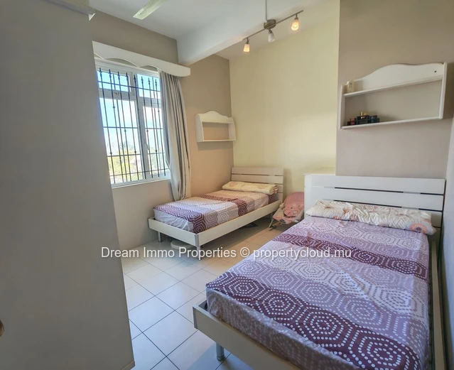 Spacieux appartement duplex de 3 chambres avec jardin privatif à Vacoas – Ile Maurice