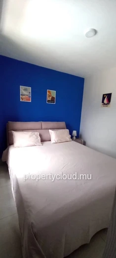 À vendre appartement 3 chambres au dernier étage avec jacuzzi et vue dégagée Flic en Flac ile Maurice vue imprenable ...