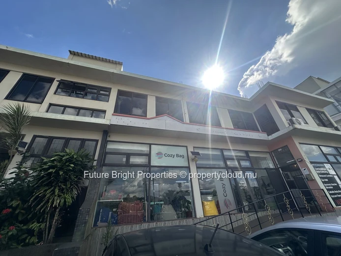 139m² Commercial Space for Rent in Khoyratty