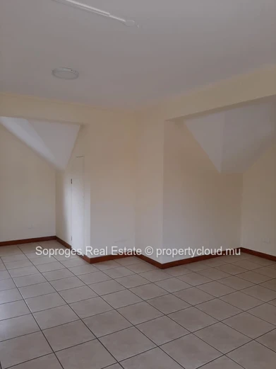 Quatre Bornes, Office Space for Rent 