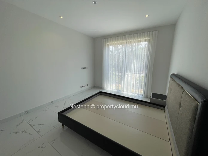 3 bedrooms apartment in a sought-after area. 