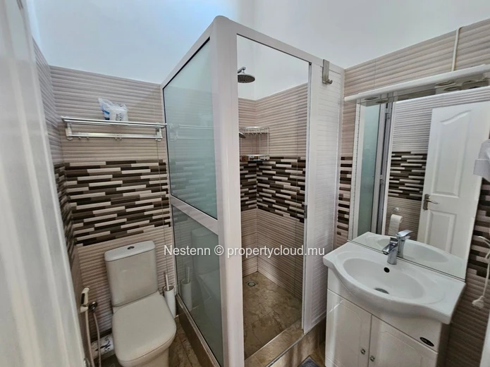Freshly renovated studio apartment with balcony, within walking distance of the beach.