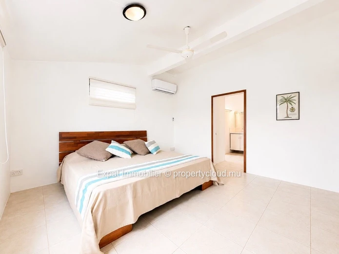 Maison non meublée 4 chambres avec accès direct à la plage – À louer à Tamarin