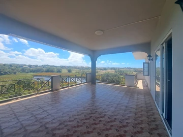 6 Bedroom House