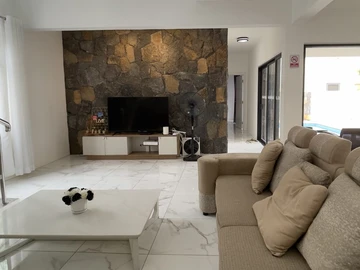 4 Bedroom Villa