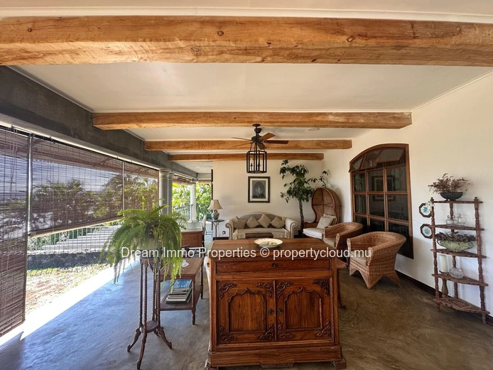 Élégante villa de caractère de 3 chambres avec vue panoramique mer et montagne à Tamarin – Ile Maurice