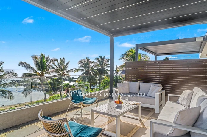 Breathtaking Panoramic Coastal Living