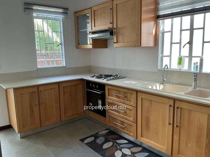 FOR RENT – Superb 5-Bedroom Family Villa in Pereybère