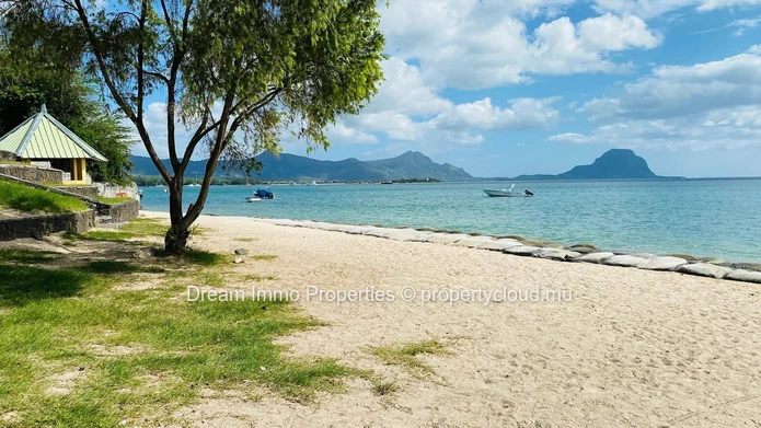 Appartements Modernes Meublés Vue Montagne Proche Mer & Golf A Tamarin – Ile Maurice