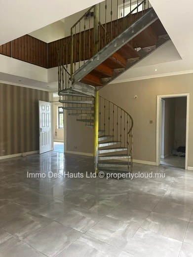 For Rent | Spacious Two-Level House In Vacoas-Phoenix