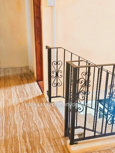 House For Sale In Albion