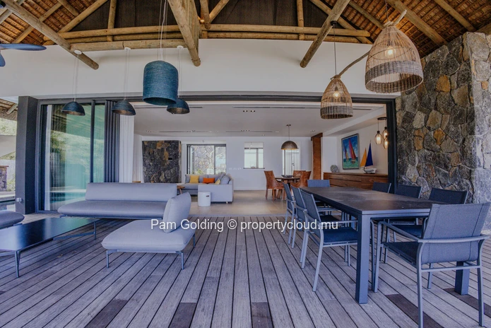 Villa de luxe en bord de mer avec piscine privée à Les Salines Rivière Noire, 3 chambres en suite