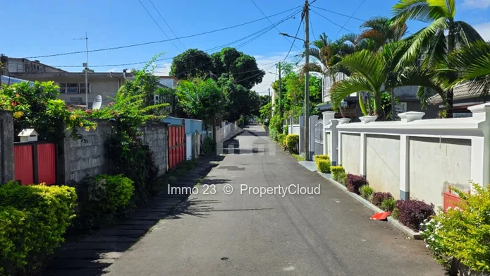 Terrain r00e9sidentiel - 473.75m2 - Rose Hill - Ref. TE99687VE