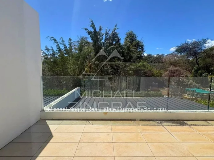 3-Bedroom Duplex with Private Pool – Tamarin