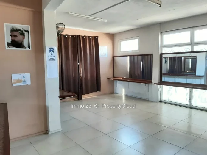 Commercial Space - 408m2 - Rose Hill - Ref. BU52631VE