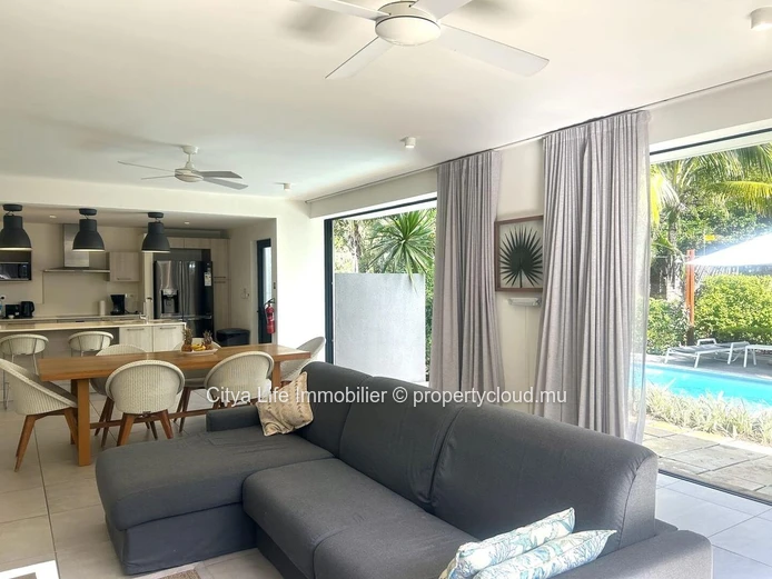 Luxurious RES Villa with Private Pool in Rivière Noire - Black River Area! 3 Beds, Solar Panels, Close to Amenities. ...