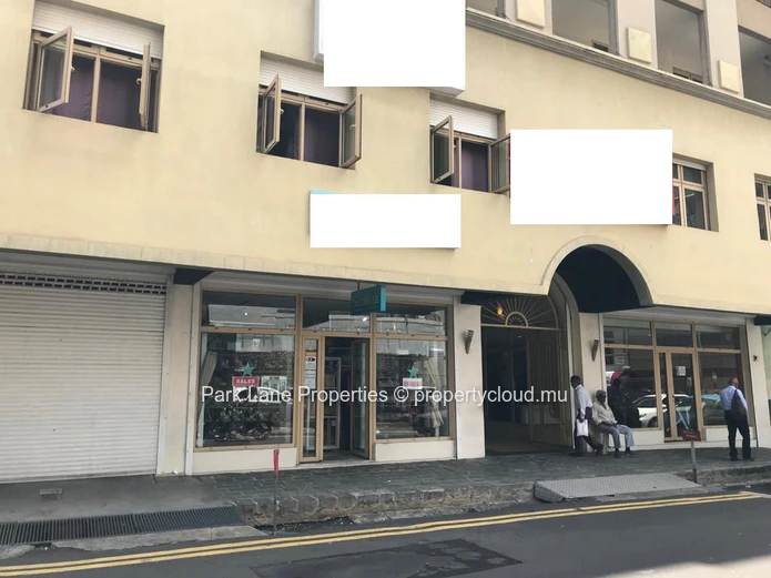 Large office space on the 6th & 2nd floors in the centre of Port Louis.