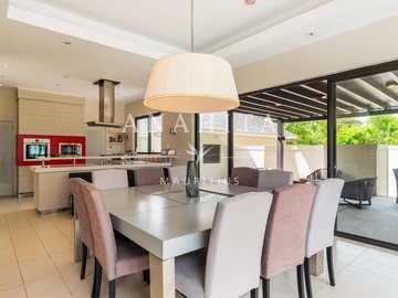 5 Bedroom Villa