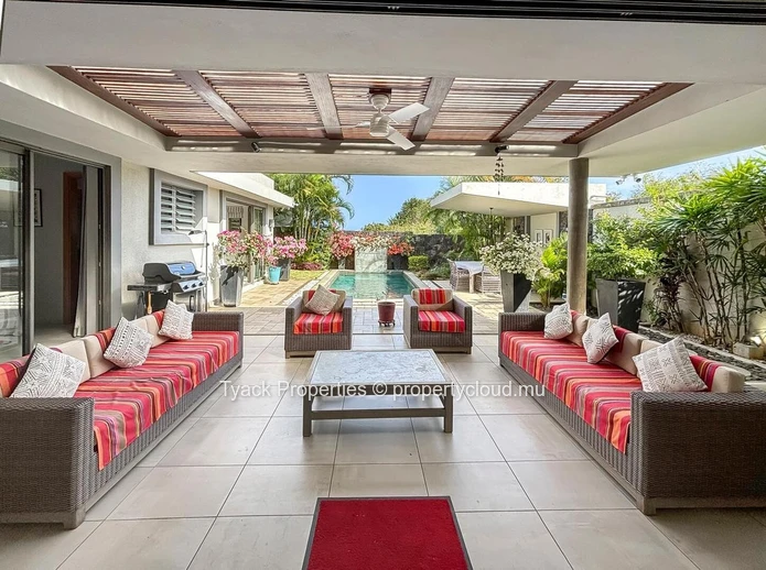 Villa de Luxe 3 Chambres avec Piscine Privée – Balaclava