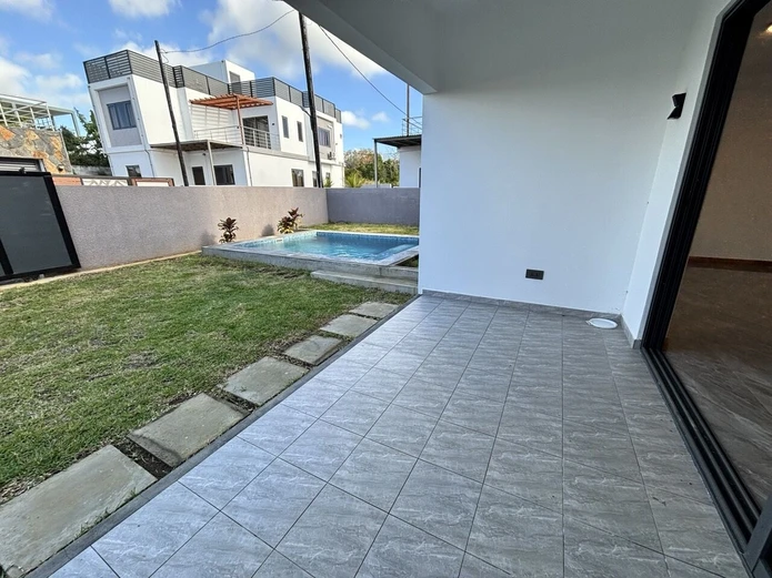 Villa Neuve 4 Chambres Non Meublée Avec Piscine Privée – Vale