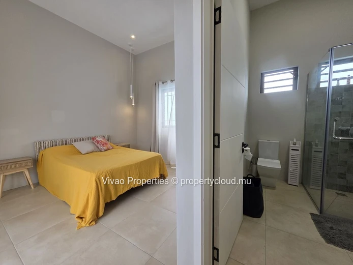 Villa individuelle de 2 chambres en-suite avec piscine privée à louer à Péreybère