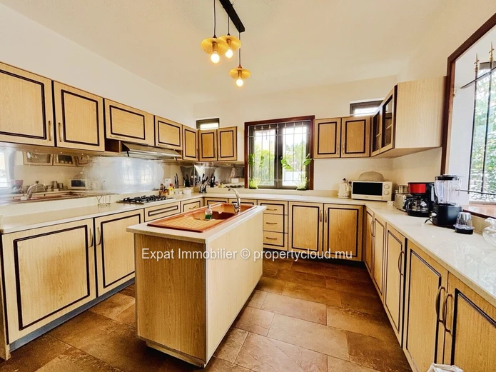 4-Bedroom Family Villa In A Secure Residence – Balaclava