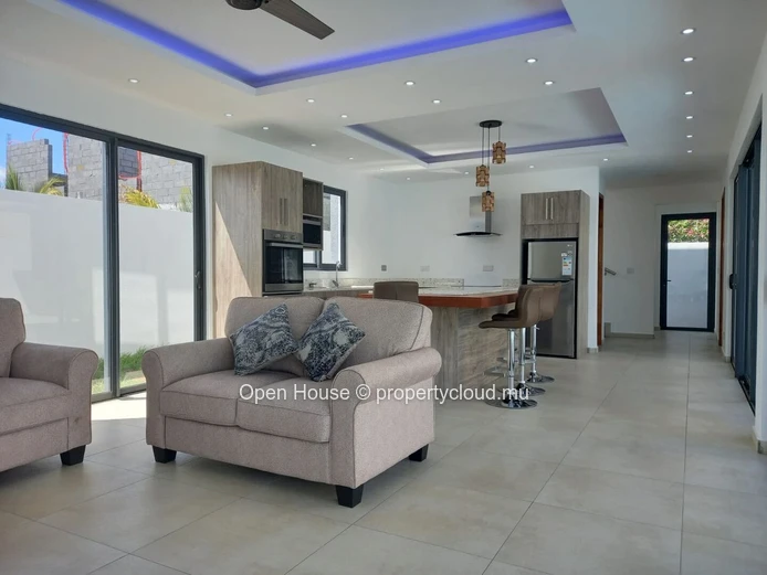 Villa meublée 3 chambres avec piscine privée à louer à Calodyne