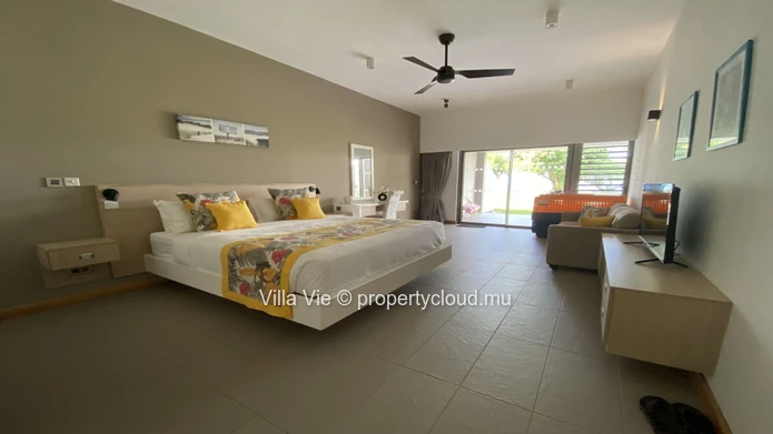 Poste Lafayette - Beachfront modern 3-bedroom ensuite duplex with swimming pool