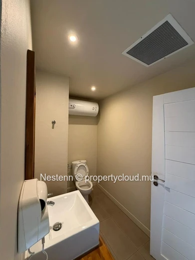 Appartement de style resort contemporain à louer 
