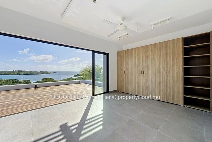 Exclusive Penthouse with Breathtaking Lagoon Views