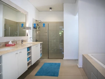 4 Bedroom Townhouse, Duplex