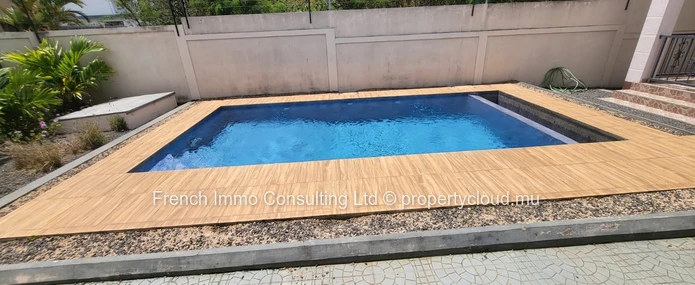 Villa 4 chambres plus jardin et piscine a pereybere