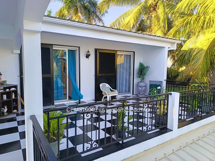 Beachfront Bungalow for Rent – Blue Bay, Mahébourg