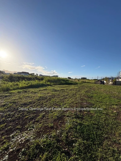 Terrain plat 1 770 m² à Sodnac — proche écoles & commerces