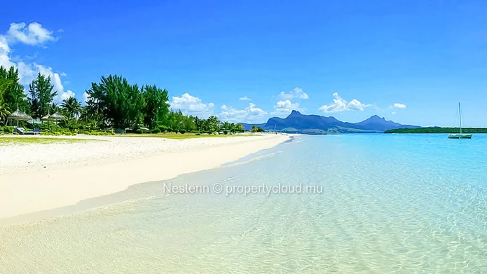 3-bed townhouse with beach access