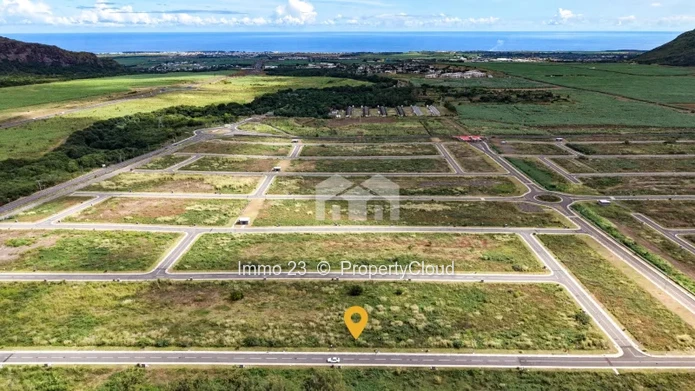 Residential Land - 551.2m2 - Pierrefonds - Ref. TE99926VE