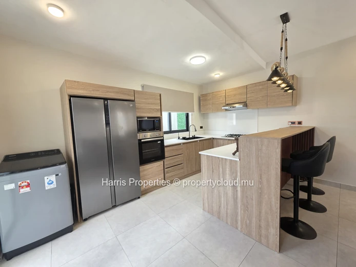 Magnifique duplex individuel moderne à louer à Pereybere – À proximité de Winners et de la plage