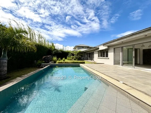 Maison / Villa - 4 chambres - Moka - Ref. MA98520VE