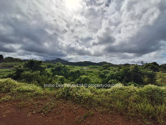 Agricultural land for Sale in Riche en Eau for ecological investment 