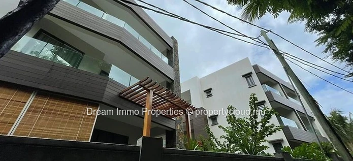 Furnished Apartment On The First Floor Walking Distance To The Beach In Pereybere - Mauritius