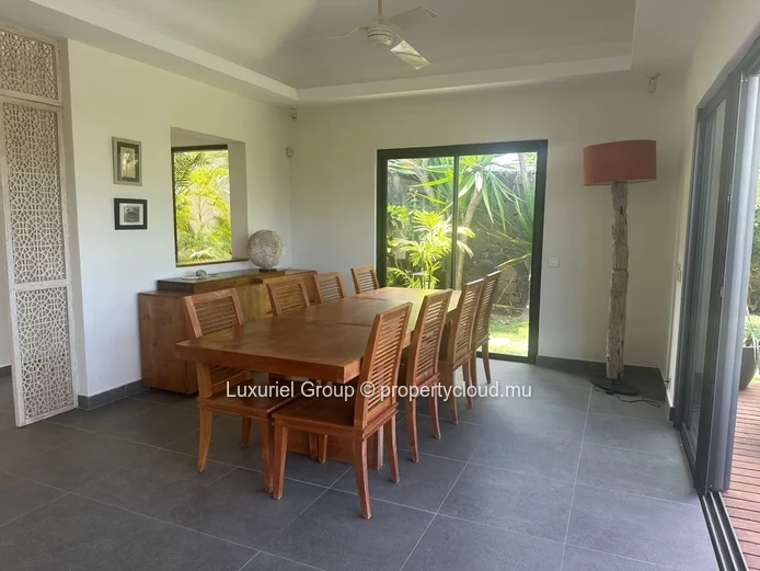 Villa 4 chambres avec piscine et jardin à Pereybère