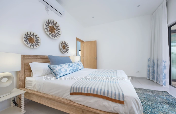 Villa moderne de 4 chambres en suite avec piscine privée à Grand Baie – Ile Maurice