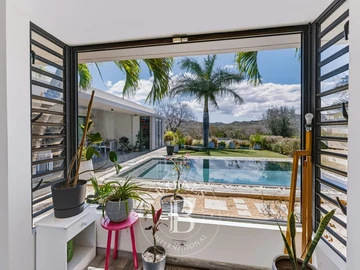 5 Bedroom Villa