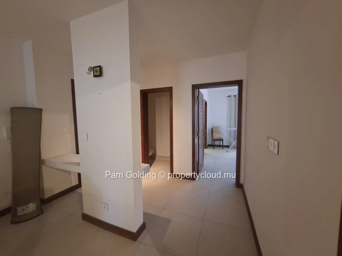 Charmant appartement de 2 chambres au rez-de-chaussée, près de la plage de La Preneuse