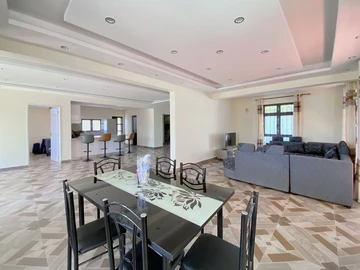 4 Bedroom Villa