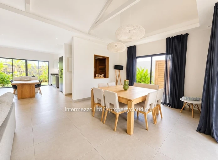 Villa PDS 4 Chambres en Suite à Grand Baie – Piscine, Terrasse, Gazebo – €