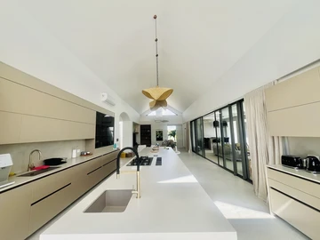 4 Bedroom Villa