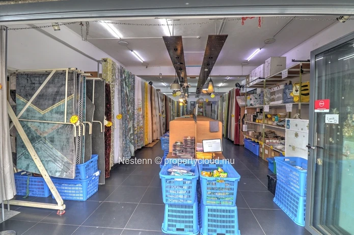 Commercial space of 158 m² on the ground floor