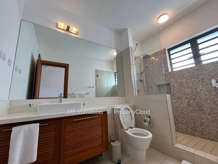 Penthouse with sea view for rent in Cap Malheureux