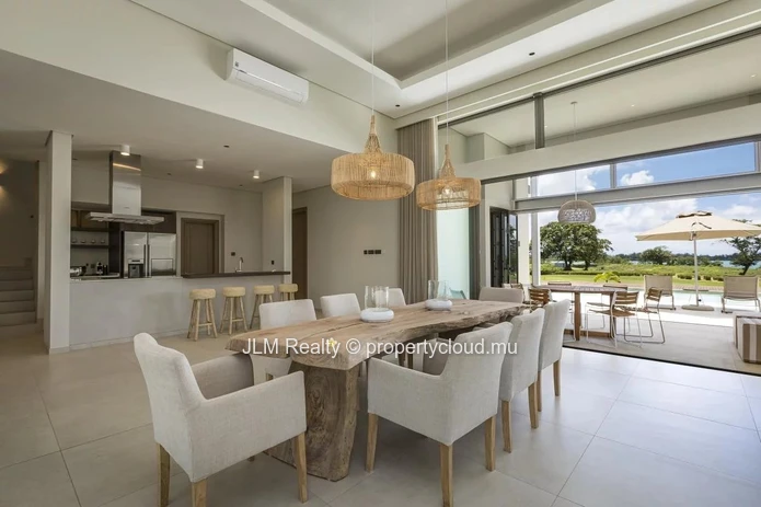 Prestigieuse villa à vendre dans un domaine golfique à Beau Champ sur la côte est de l’Île Maurice